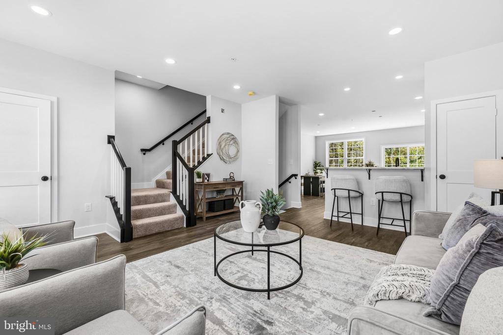 4919 DEVITT PLACE