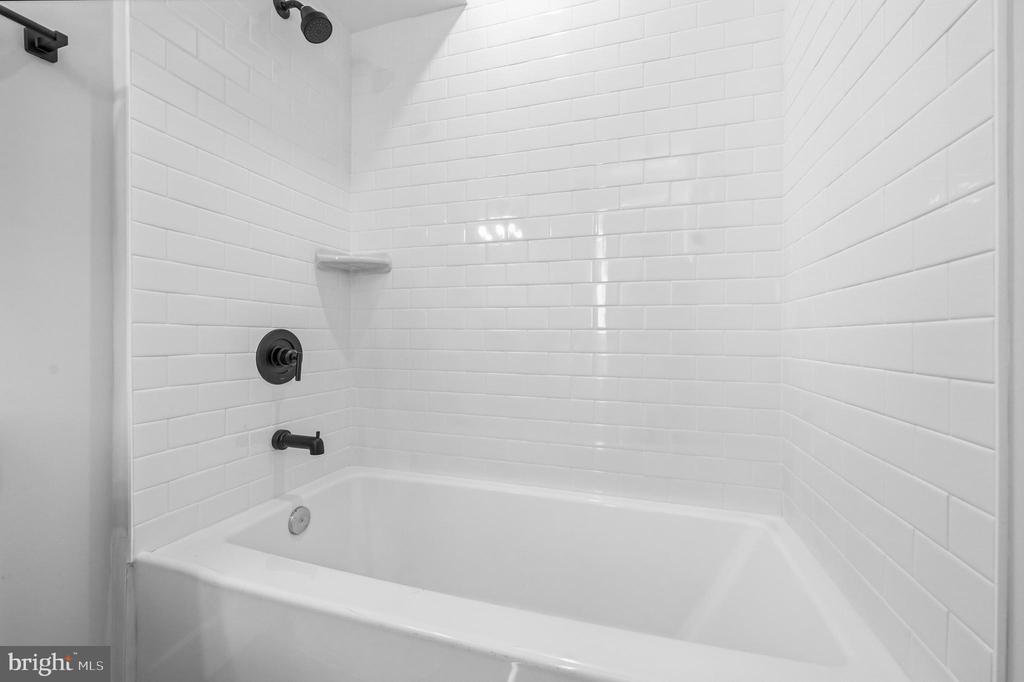 4929 DEVITT PLACE