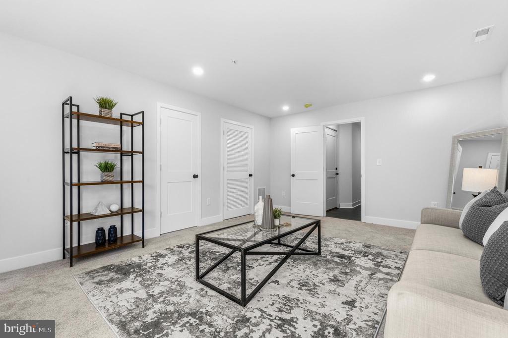 4929 DEVITT PLACE