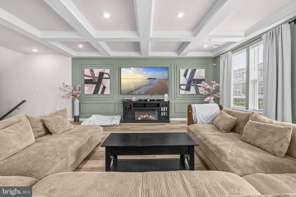 10533 JIM LOVELL LANE