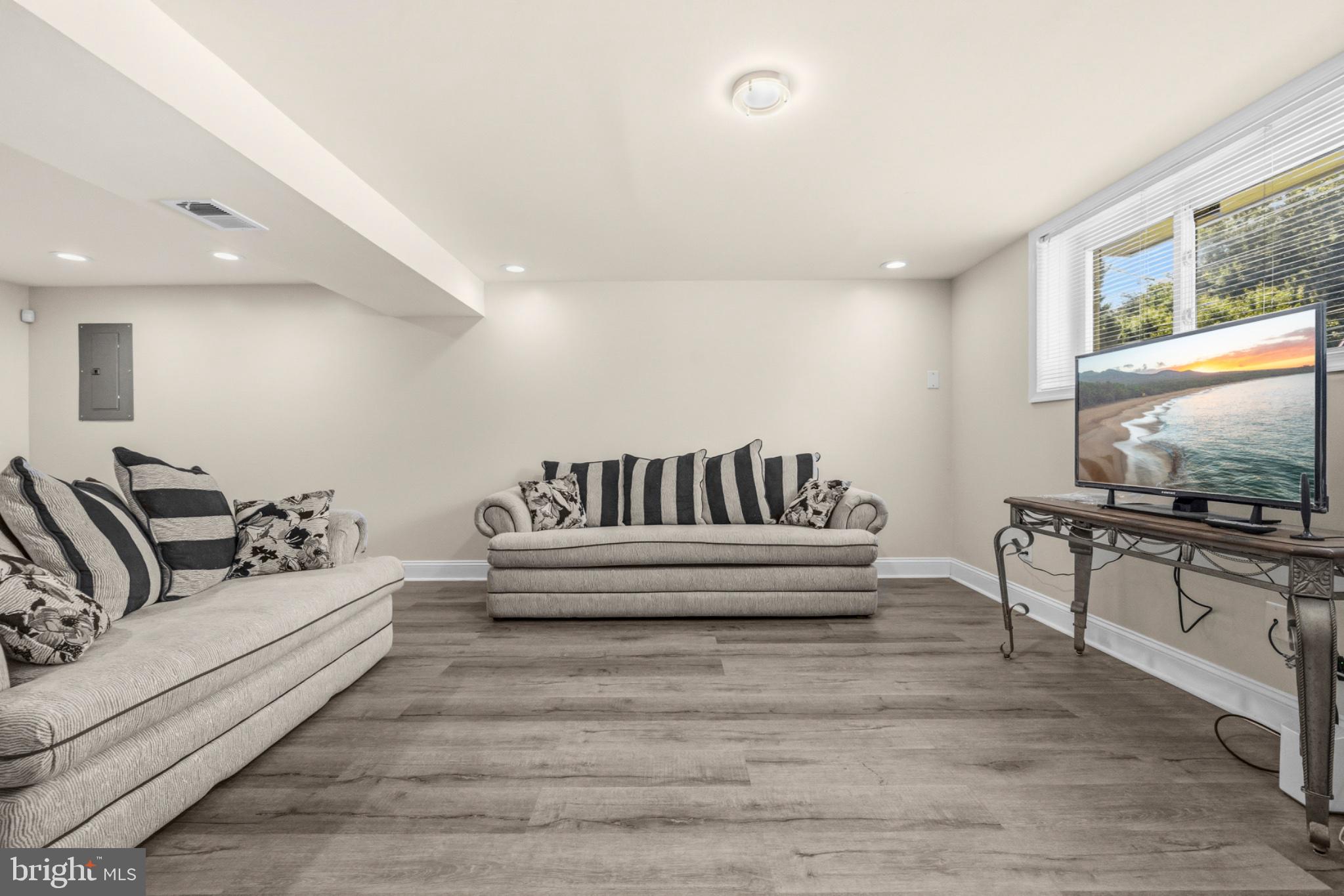 1504 BIRCHWOOD DRIVE