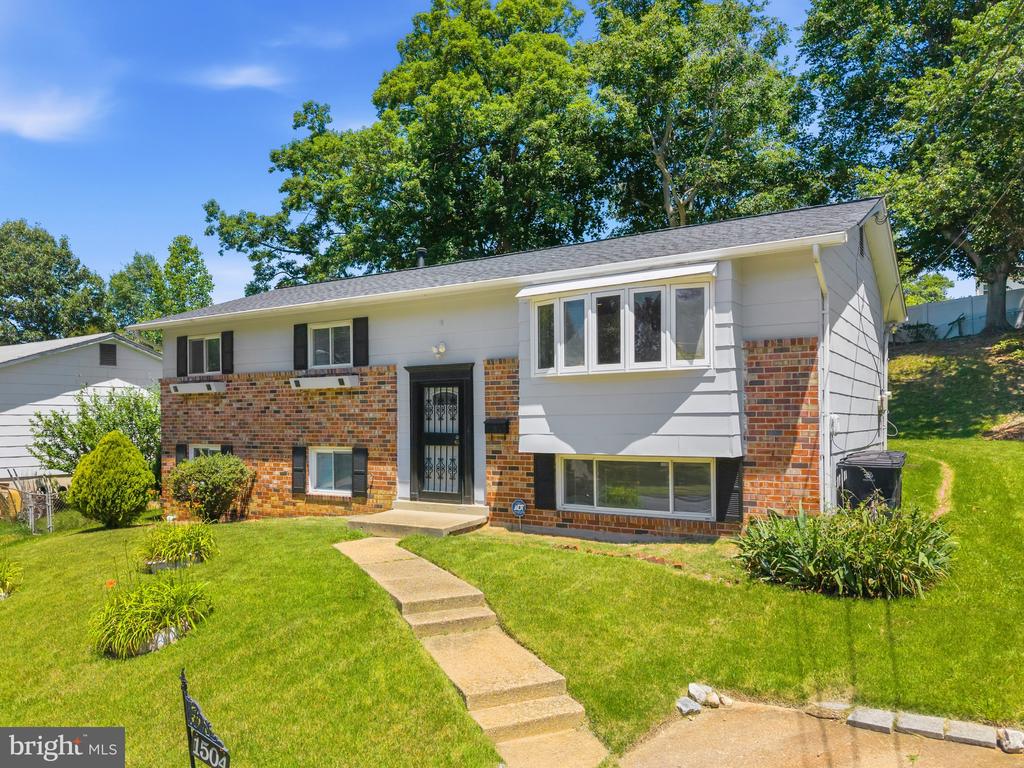 1504 BIRCHWOOD DRIVE