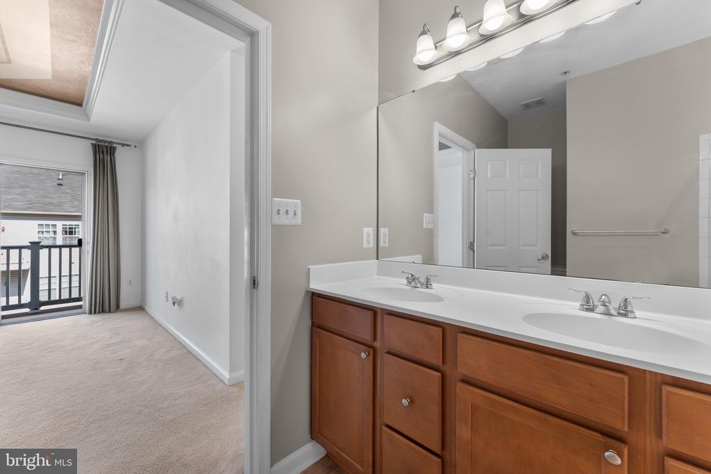 5656 VIRGINIA LANE Unit: 70