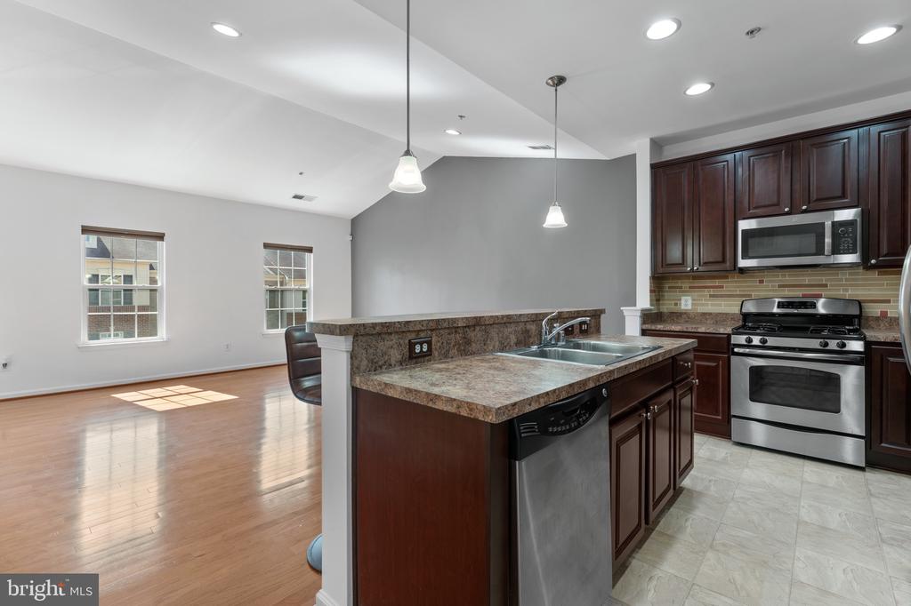 5656 VIRGINIA LANE Unit: 70