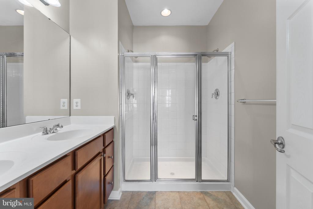 5656 VIRGINIA LANE Unit: 70