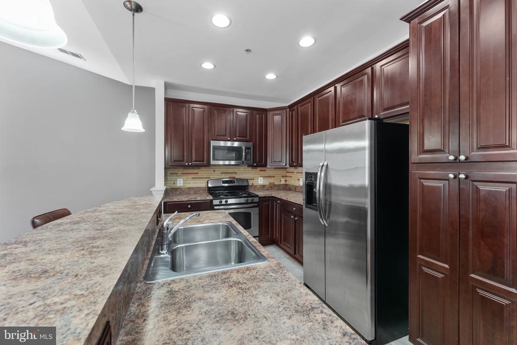 5656 VIRGINIA LANE Unit: 70
