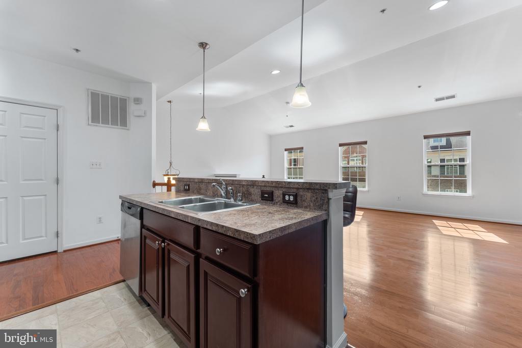 5656 VIRGINIA LANE Unit: 70