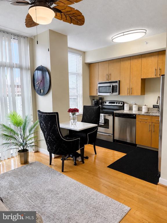157 FLEET STREET Unit: 515