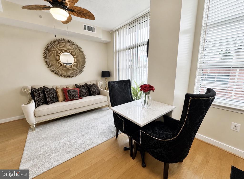 157 FLEET STREET Unit: 515