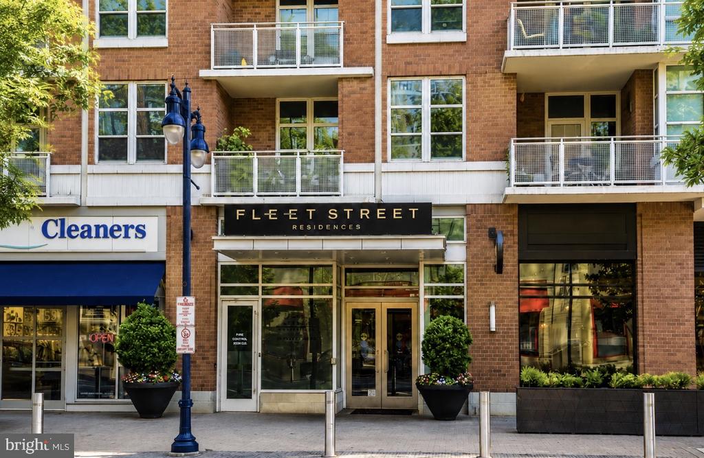 157 FLEET STREET Unit: 515