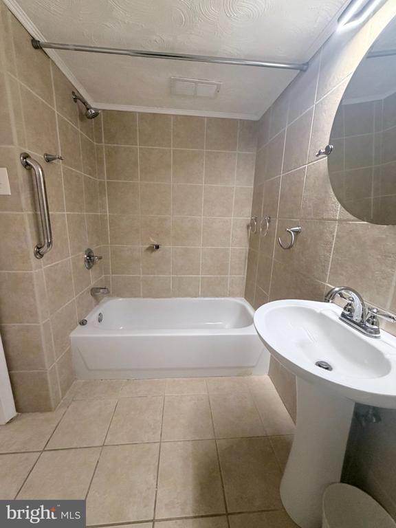 10118 CAMPUS WAY S Unit: 207-3B