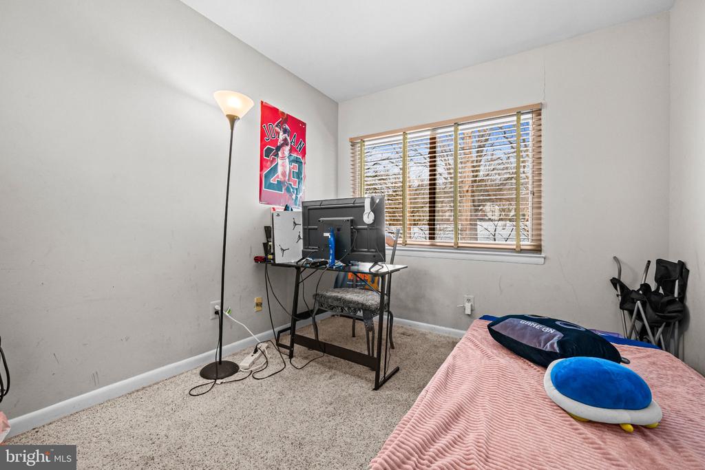 7105 ORA GLEN COURT