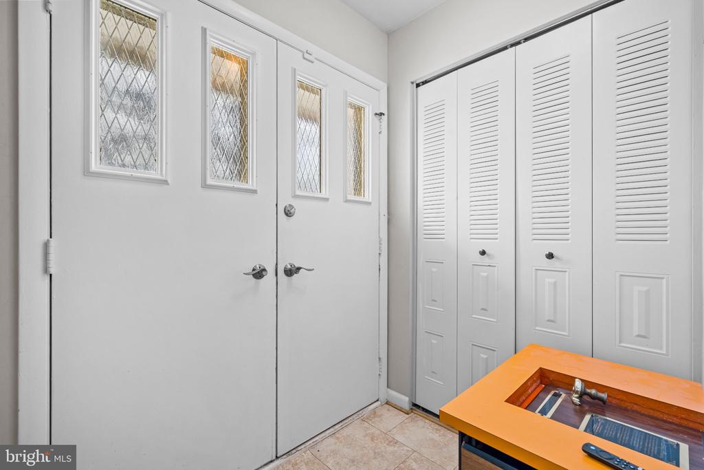 7105 ORA GLEN COURT