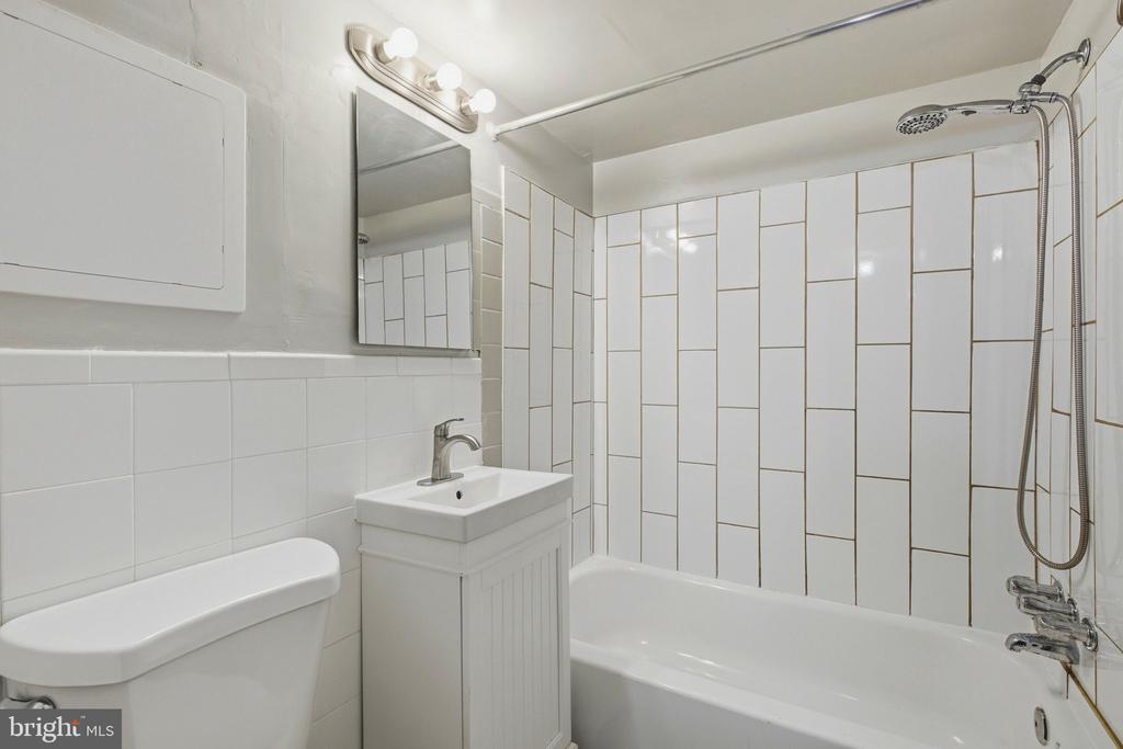 11312 CHERRY HILL ROAD Unit: 102