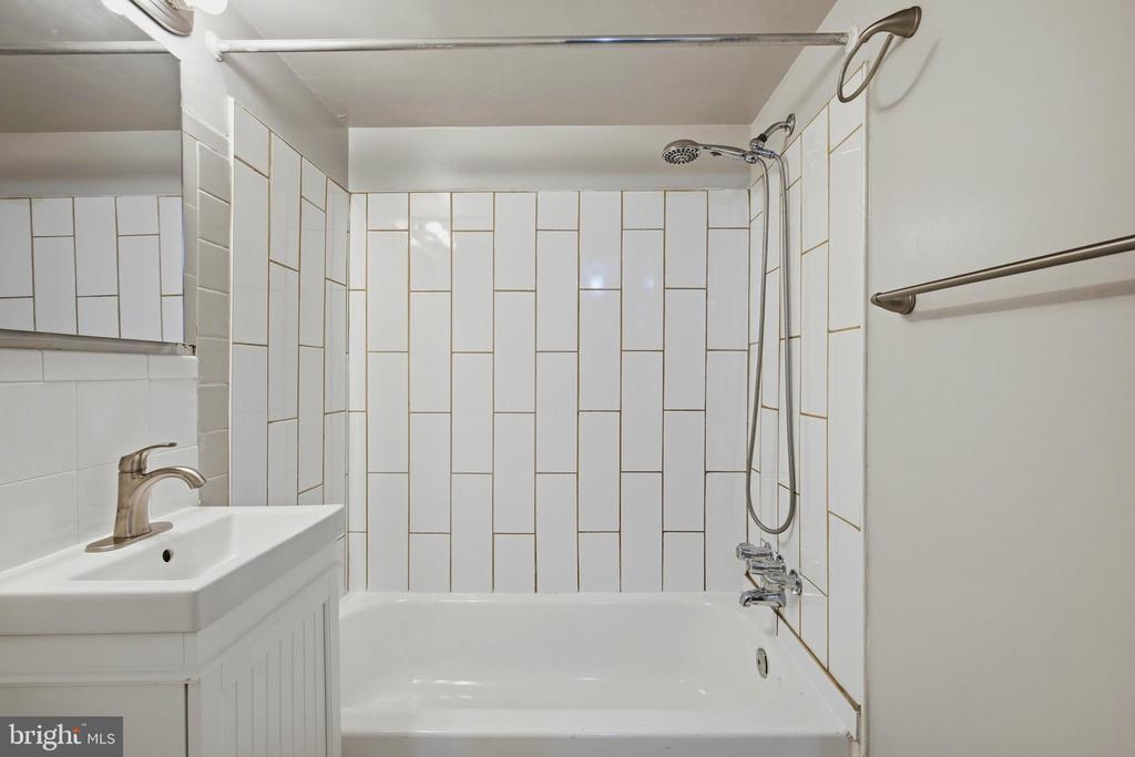 11312 CHERRY HILL ROAD Unit: 102