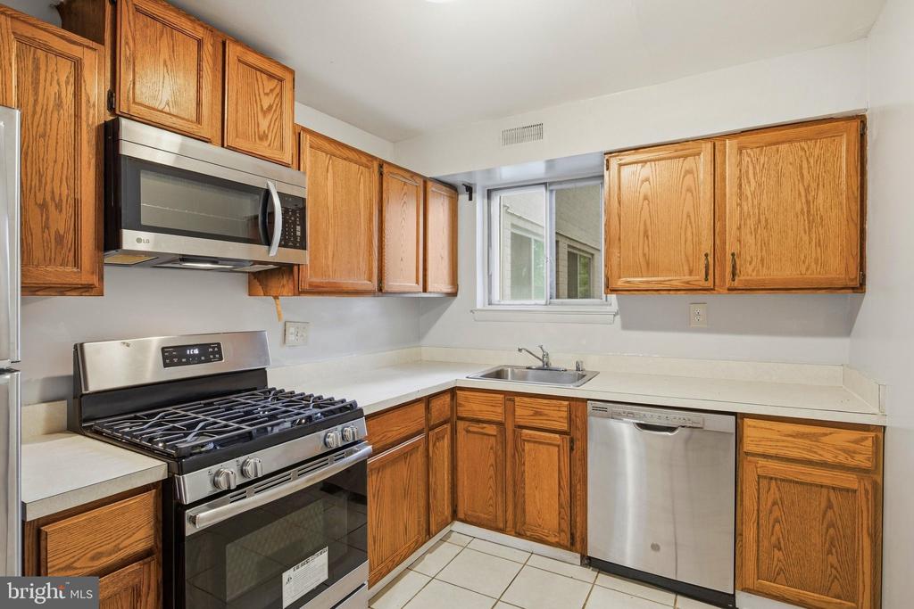 11312 CHERRY HILL ROAD Unit: 102