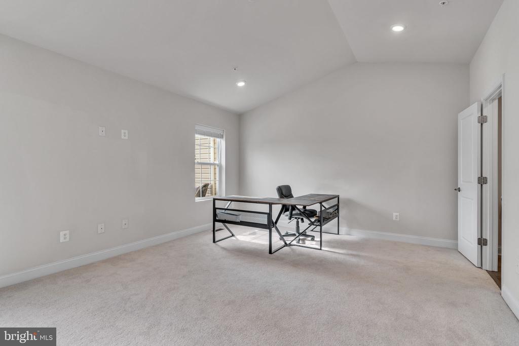 23834 Myrtle Glen Way