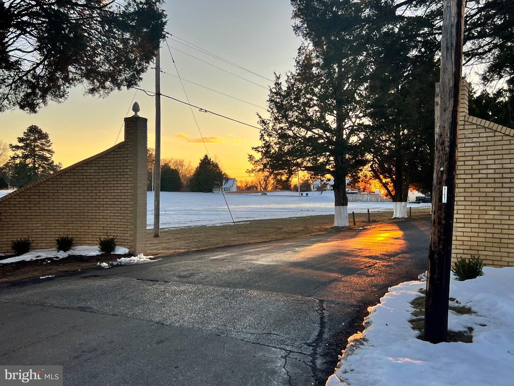 LONGVIEW BOULEVARD