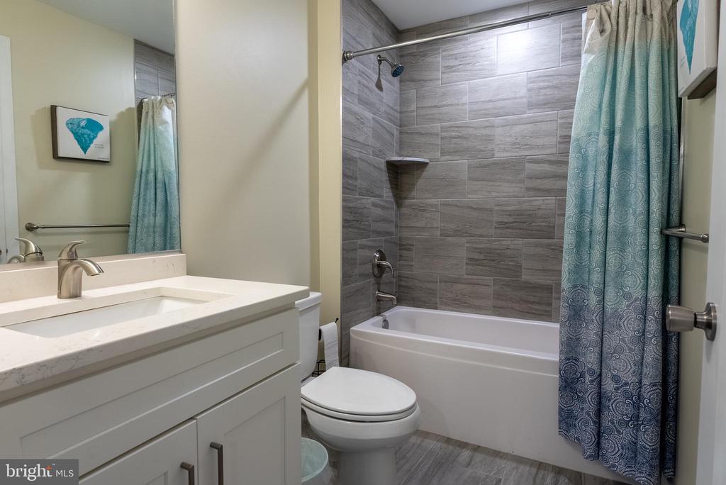 207 26th St #102