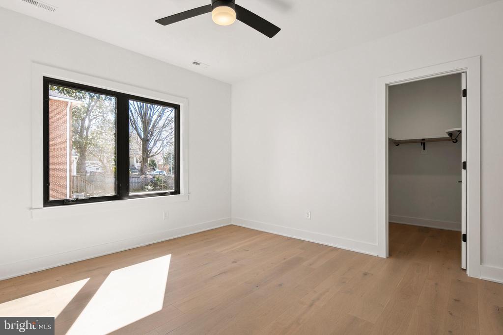 6580 WILLIAMSBURG BOULEVARD