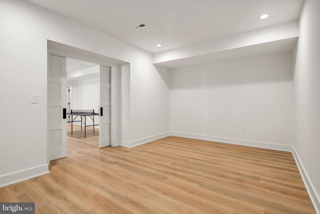 6580 WILLIAMSBURG BOULEVARD
