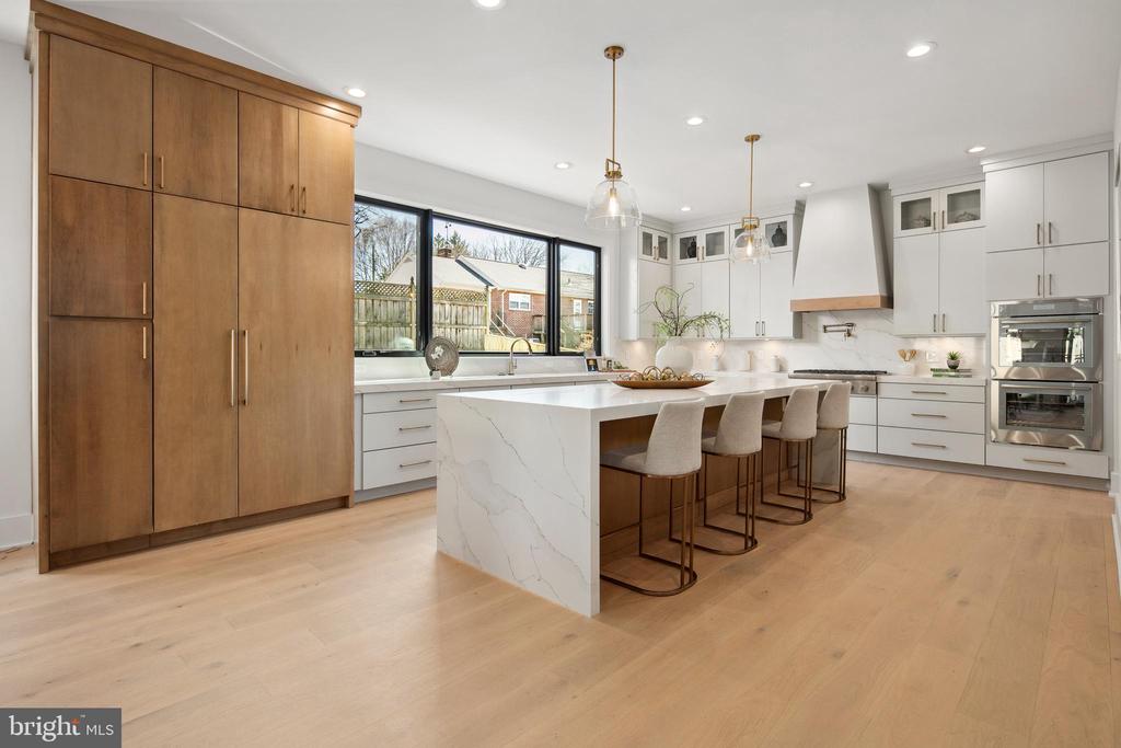 6580 WILLIAMSBURG BOULEVARD
