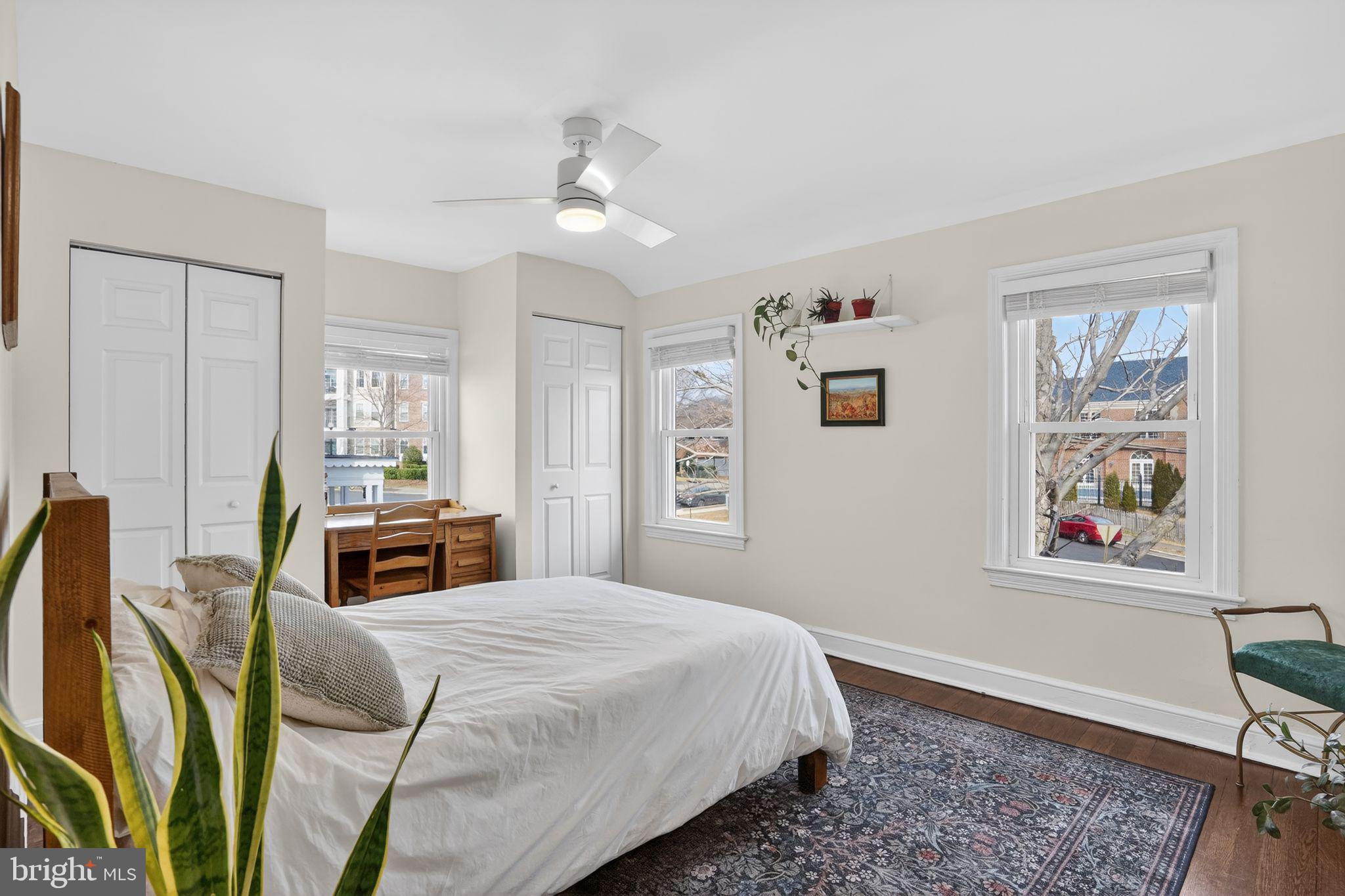 2604 S TROY STREET S