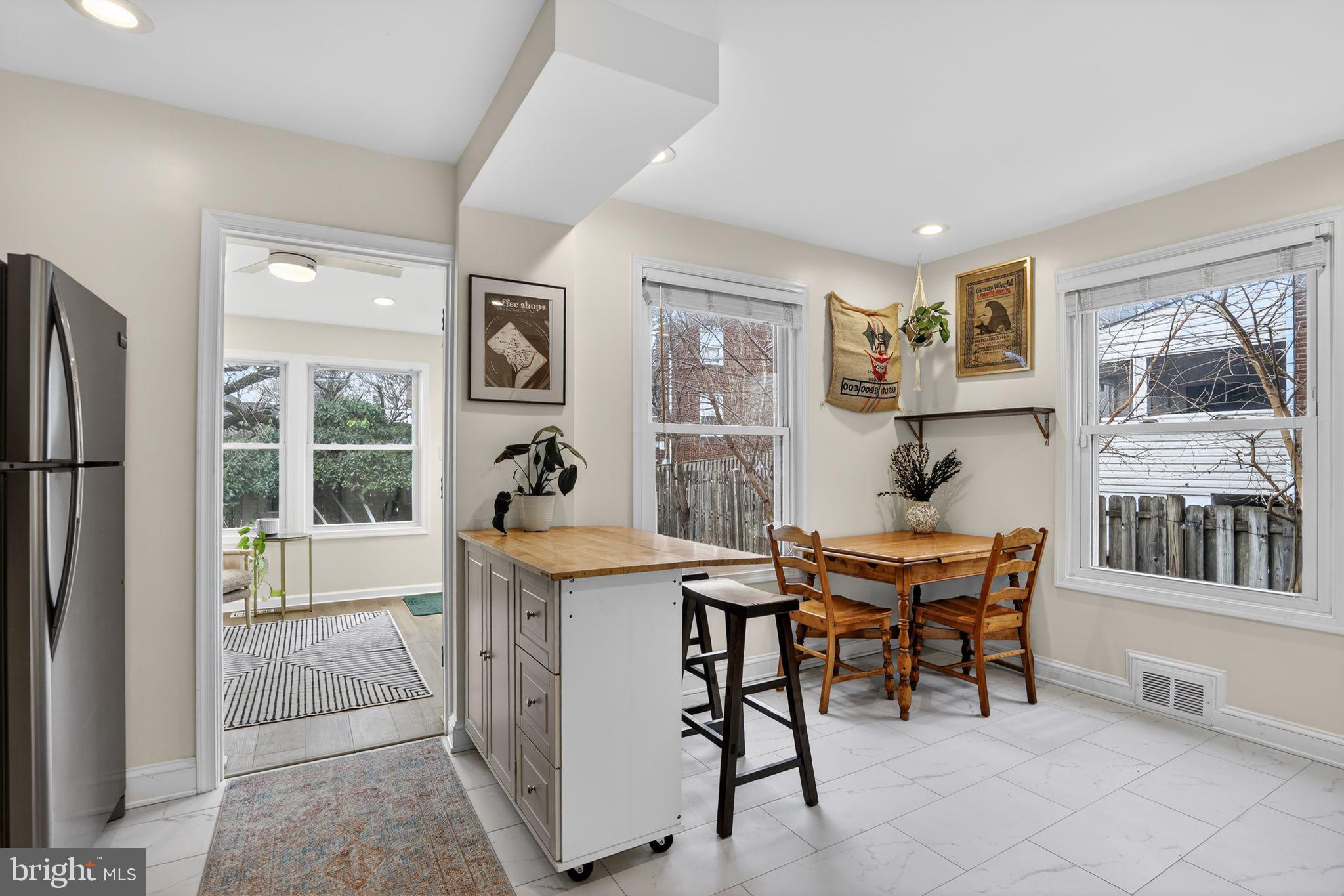 2604 S TROY STREET S