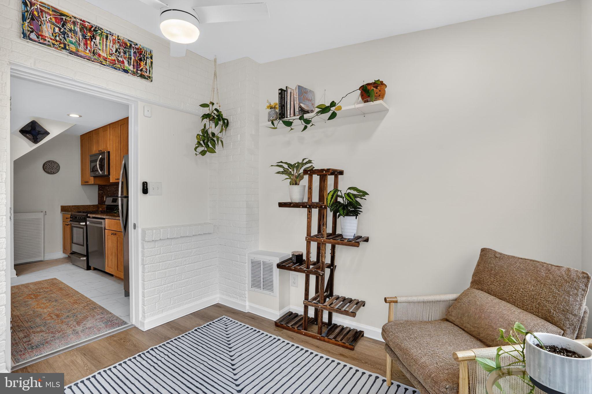 2604 S TROY STREET S