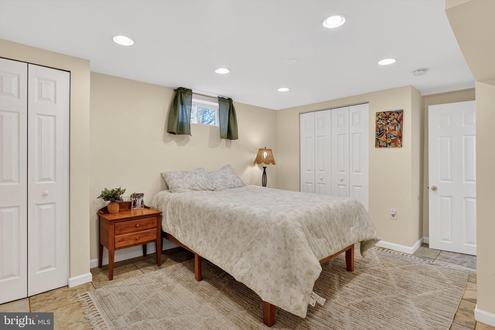 2604 S TROY STREET S