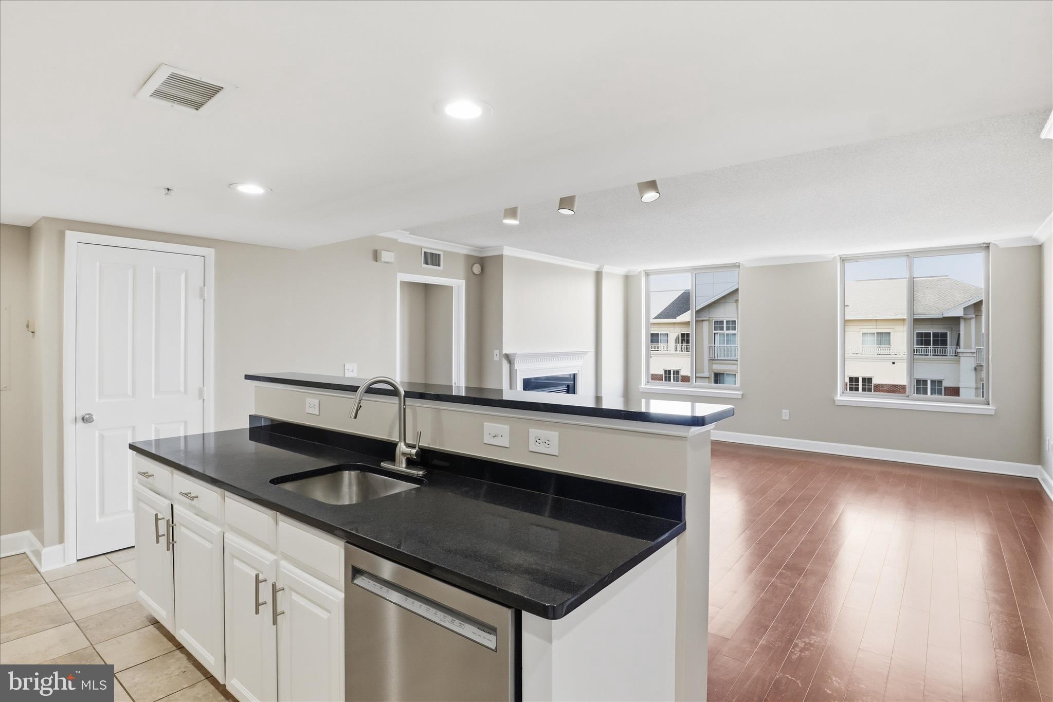 1220 N FILLMORE STREET 908