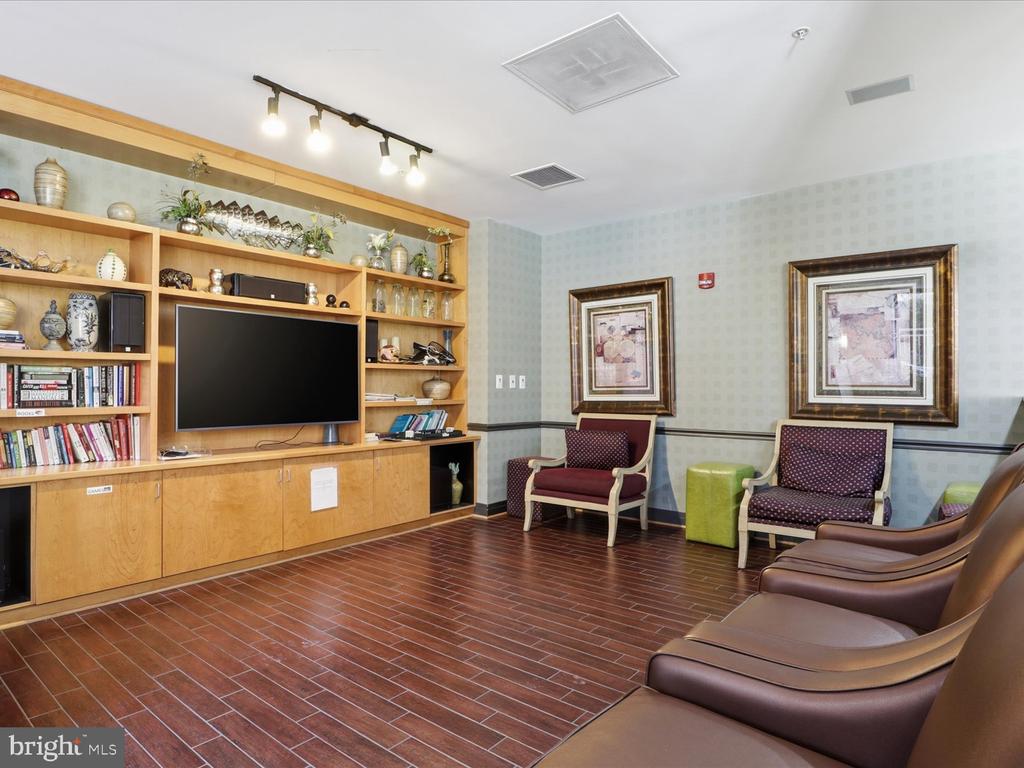 1220 N FILLMORE STREET 908