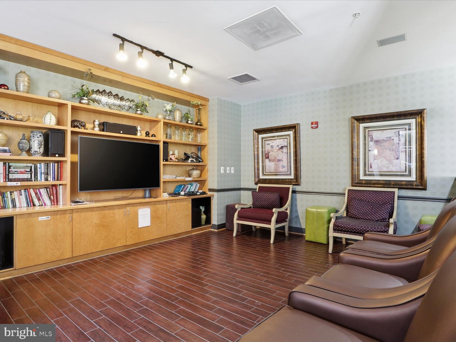1220 N FILLMORE STREET 908