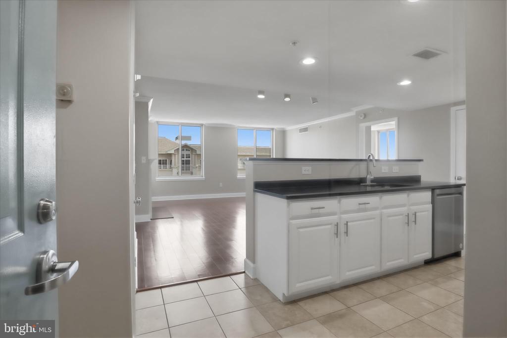 1220 N FILLMORE STREET 908