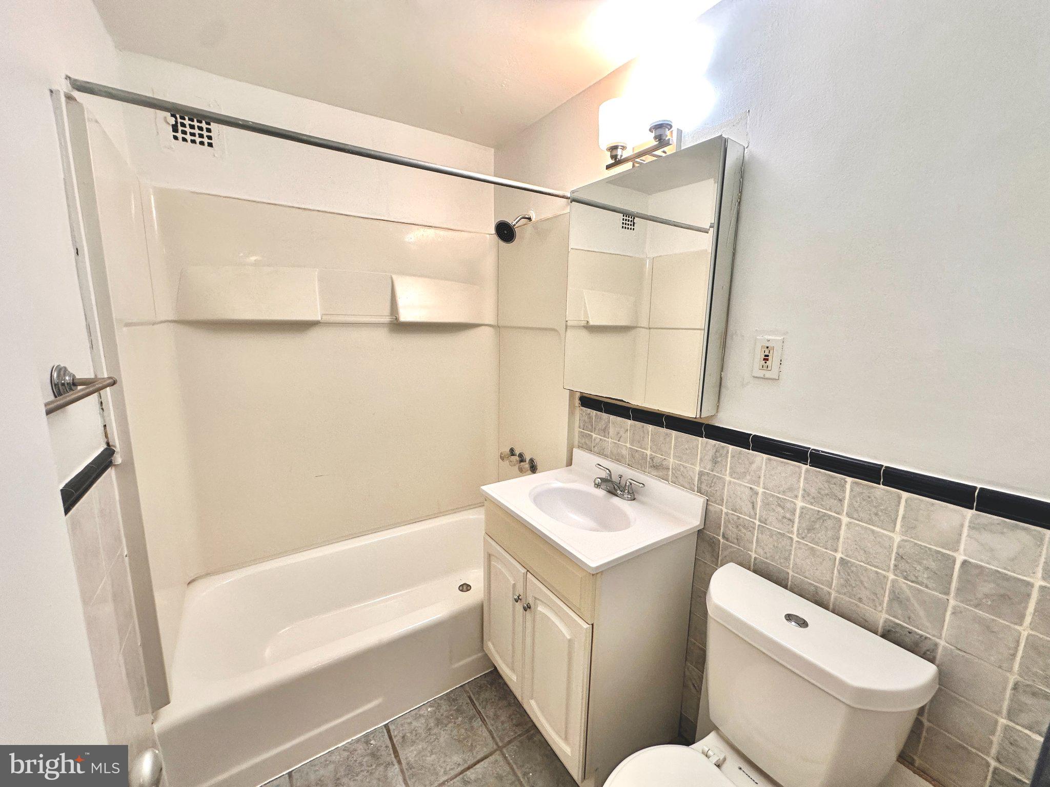 1021 ARLINGTON BOULEVARD 610