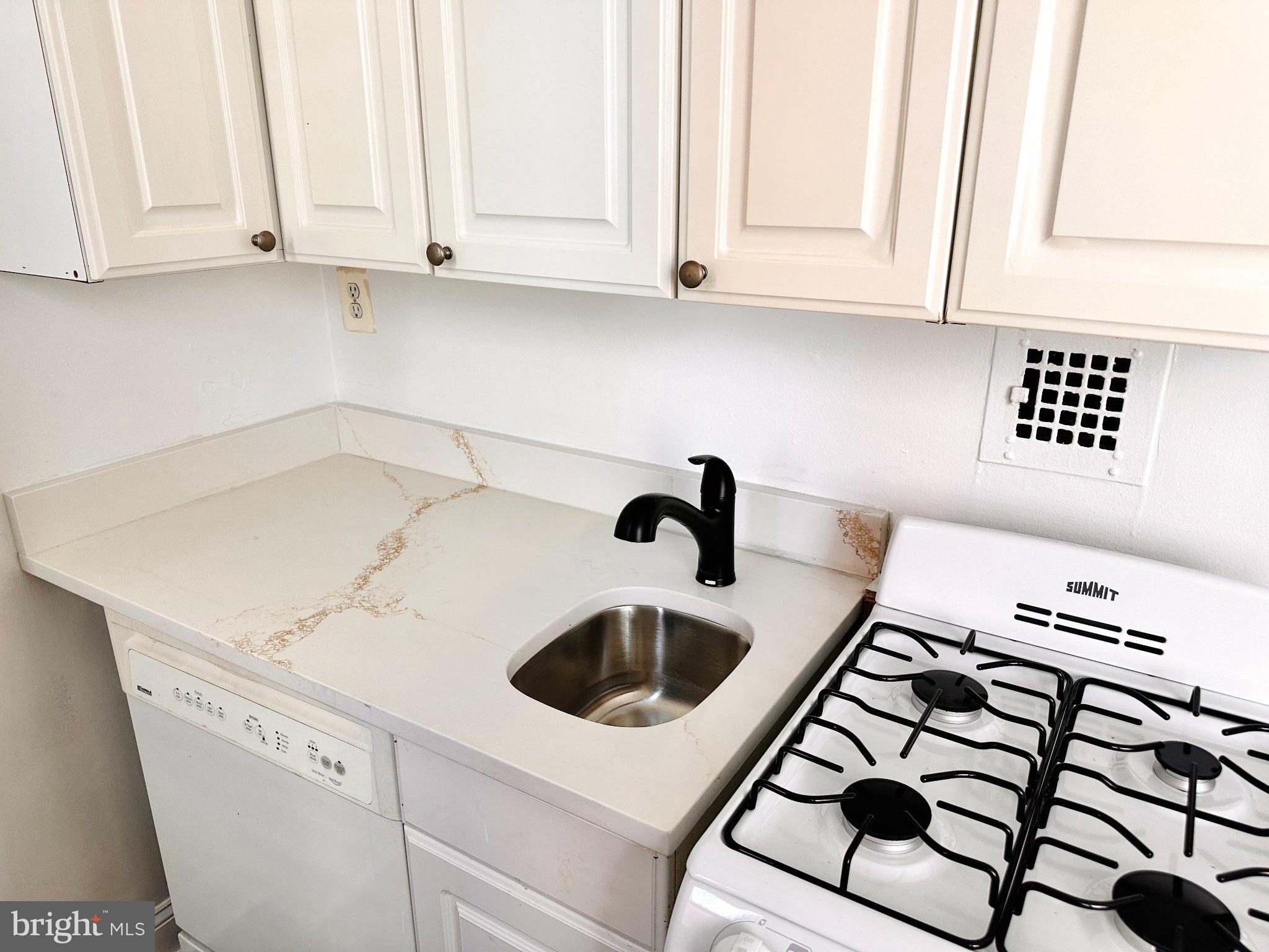 1021 ARLINGTON BOULEVARD 610