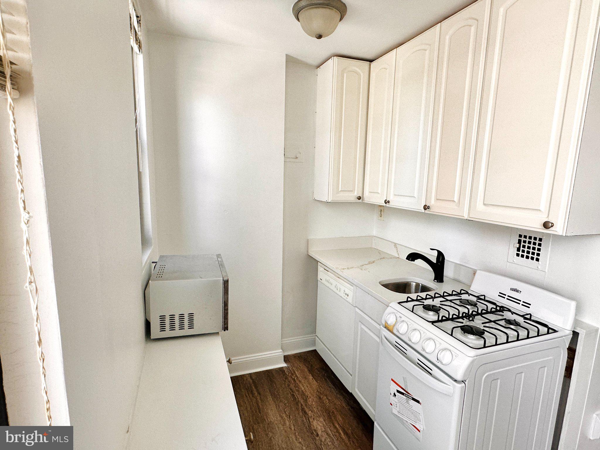 1021 ARLINGTON BOULEVARD 610
