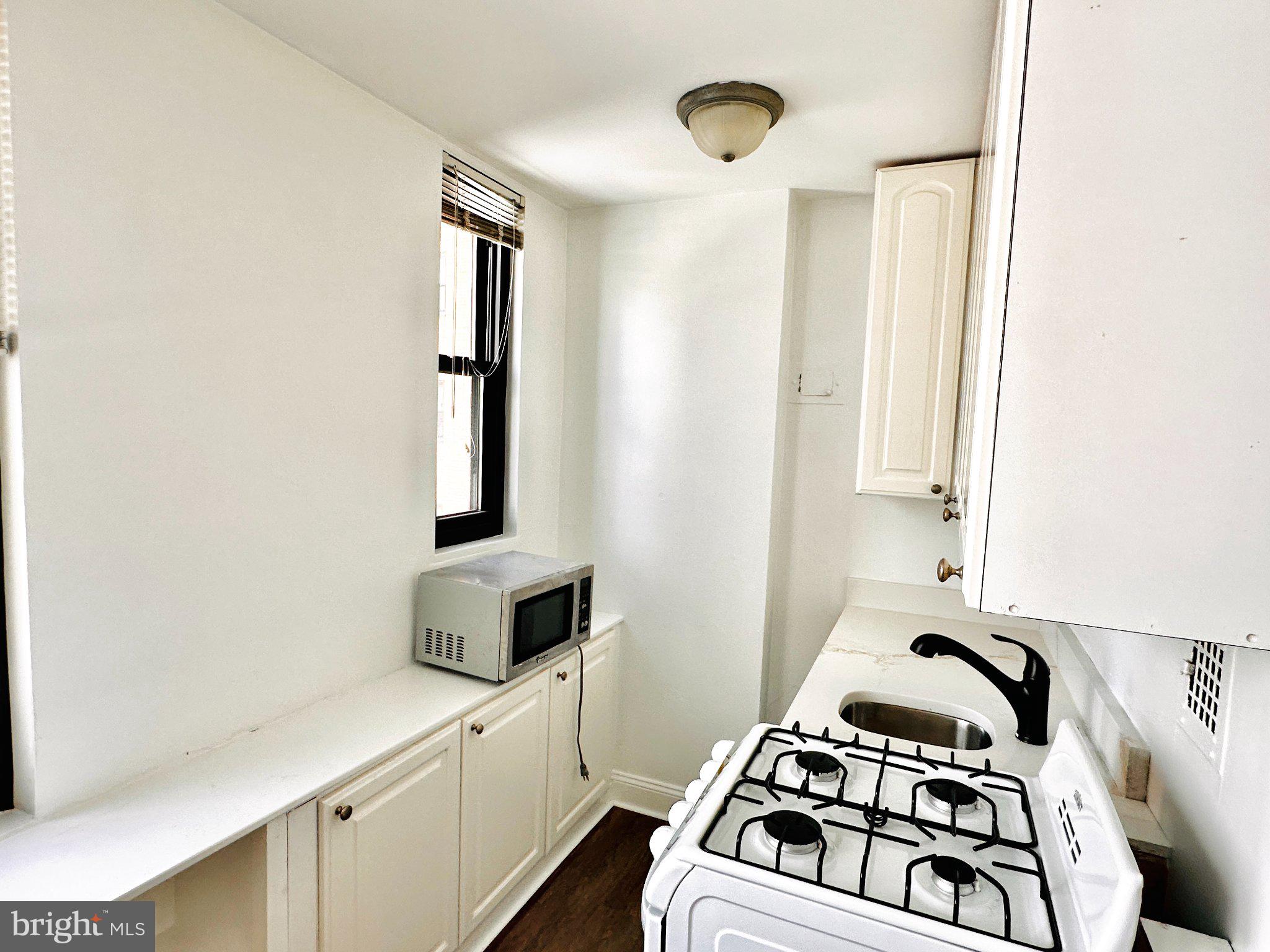 1021 ARLINGTON BOULEVARD 610