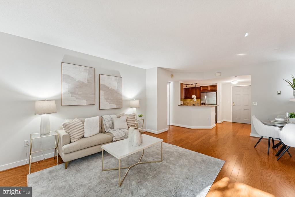 1045 N UTAH STREET N Unit: 2-212