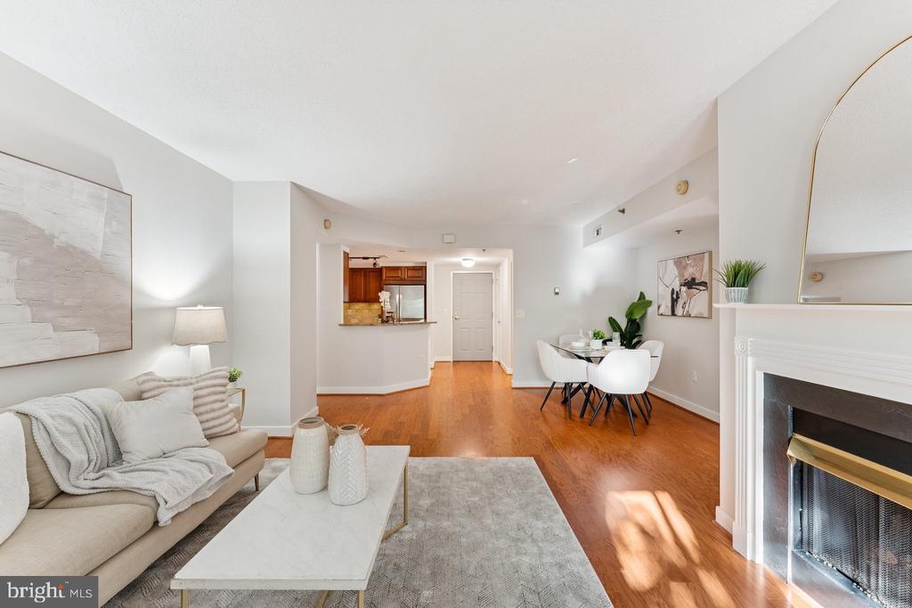1045 N UTAH STREET N Unit: 2-212