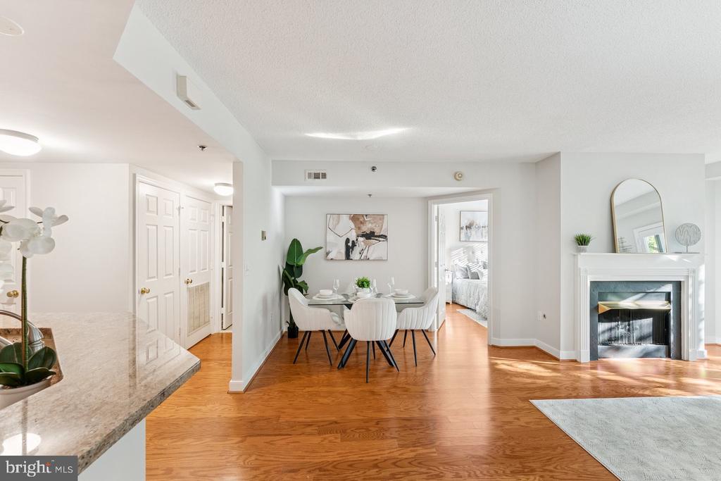 1045 N UTAH STREET N Unit: 2-212