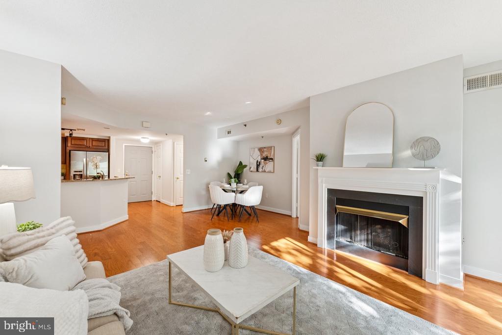 1045 N UTAH STREET N Unit: 2-212