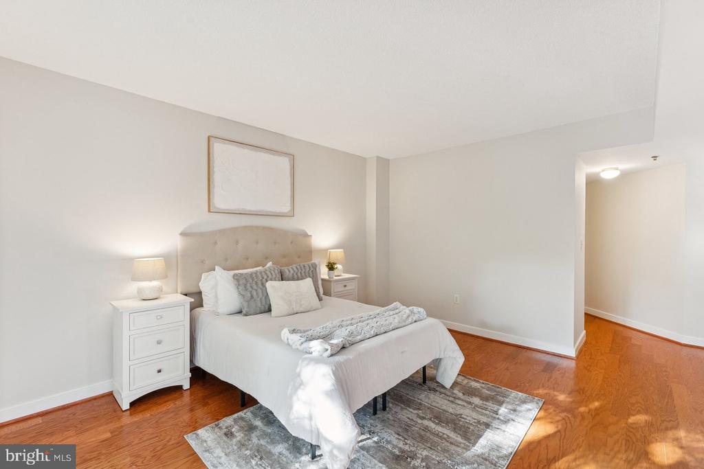 1045 N UTAH STREET N Unit: 2-212
