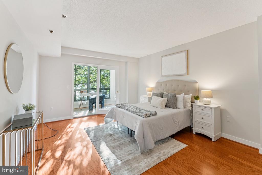 1045 N UTAH STREET N Unit: 2-212
