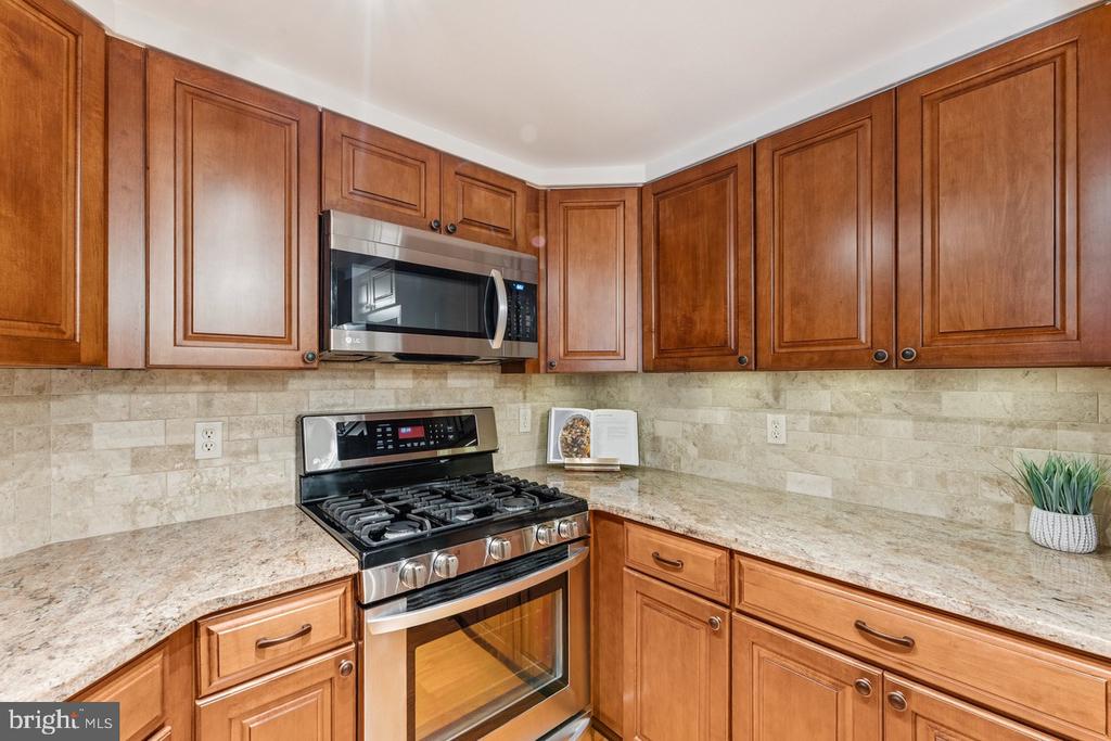 1045 N UTAH STREET N Unit: 2-212