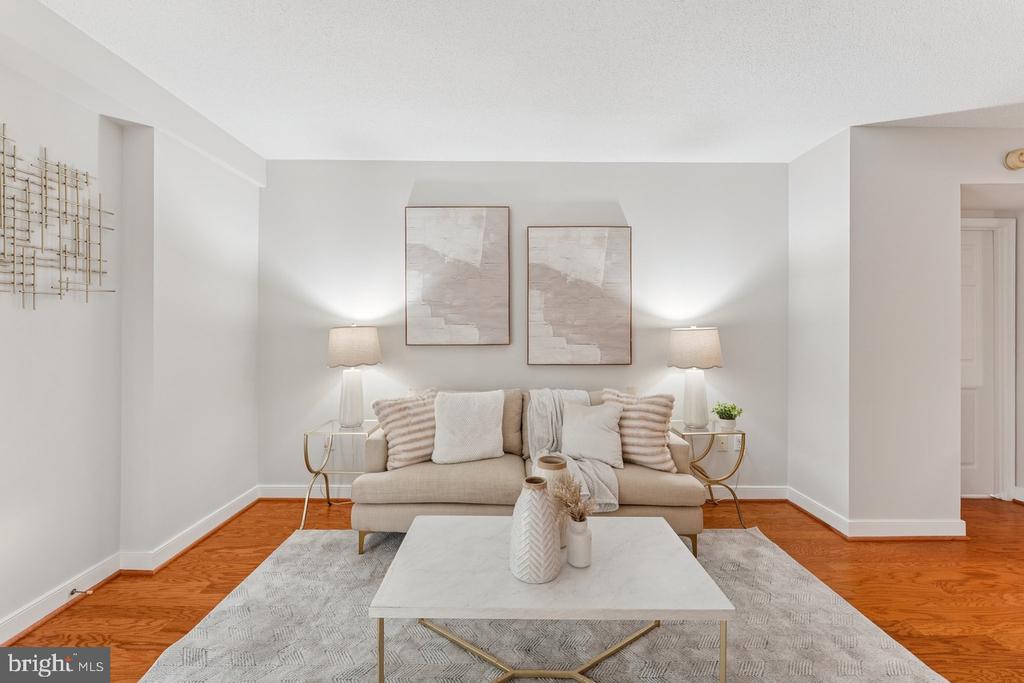 1045 N UTAH STREET N Unit: 2-212