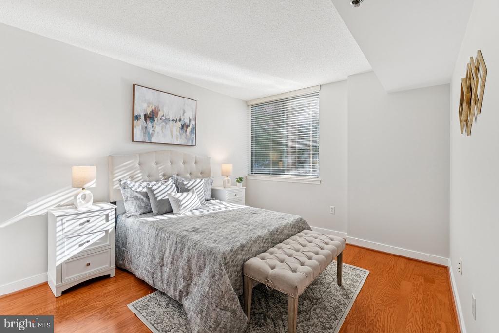 1045 N UTAH STREET N Unit: 2-212