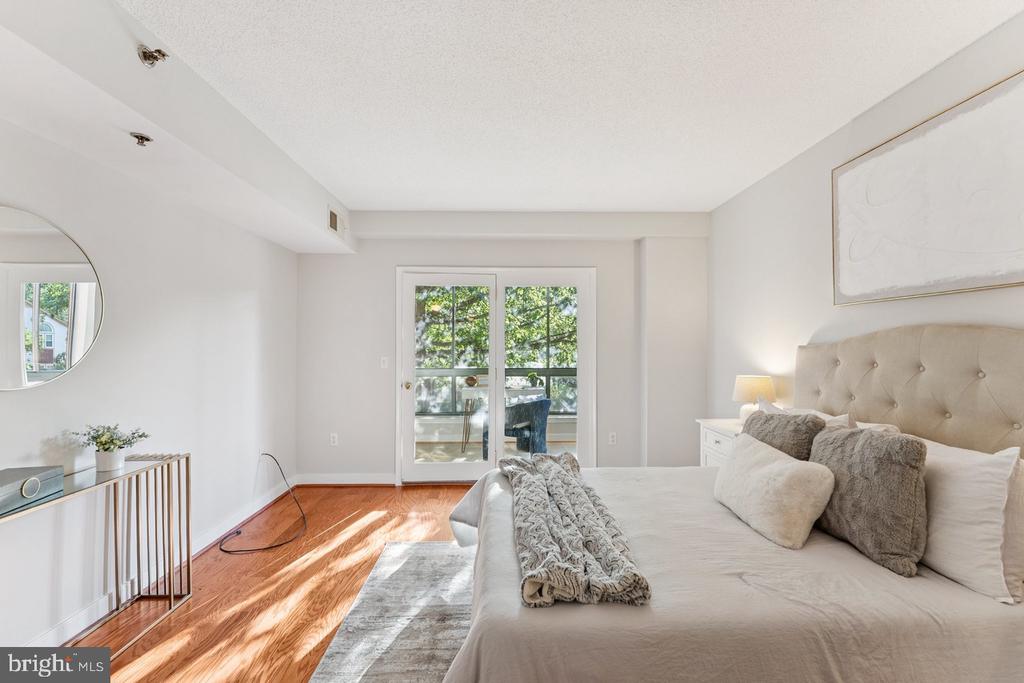 1045 N UTAH STREET N Unit: 2-212