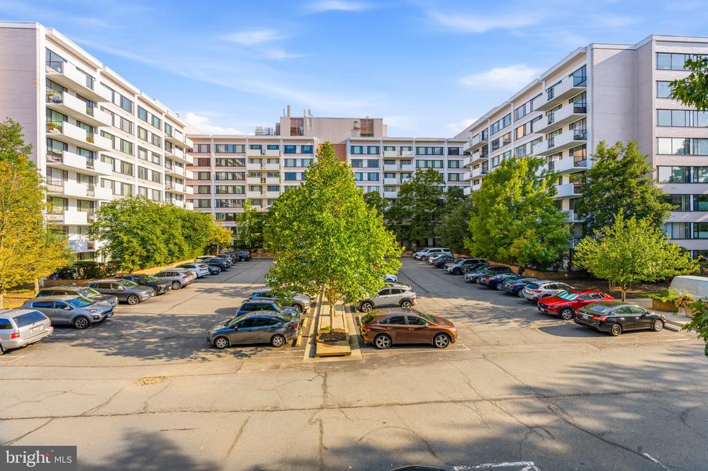 4501 ARLINGTON BOULEVARD Unit: 611