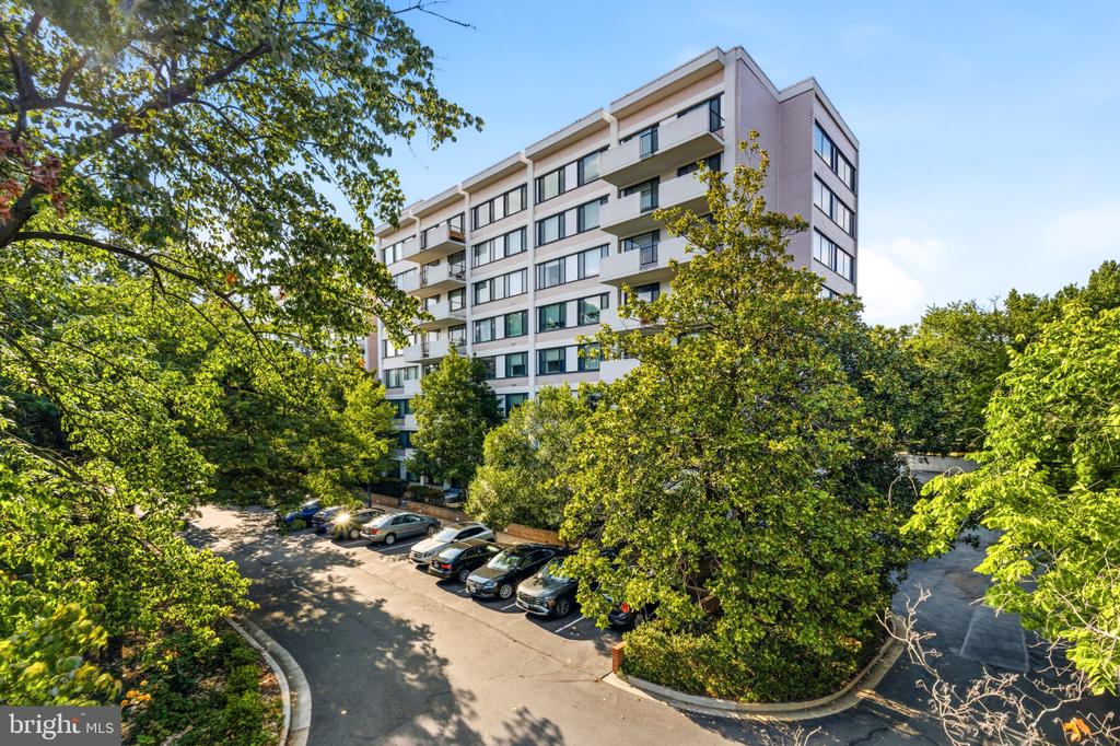 4501 ARLINGTON BOULEVARD Unit: 611